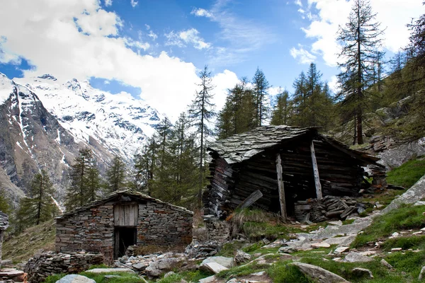 Ancienne maison alpine — Photo