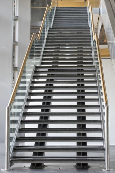 Stairway going up in an Airport. — Stock Photo, Image