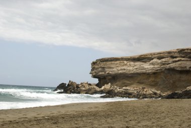 kayalar üzerinde Kanarya beach lapared içinde