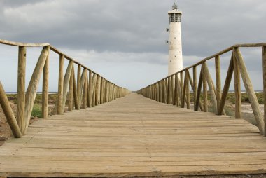 ahşap yaya köprüsü ile deniz feneri. für