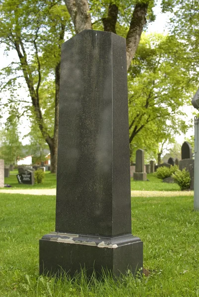 A blank marble tombstone — Stock Photo, Image