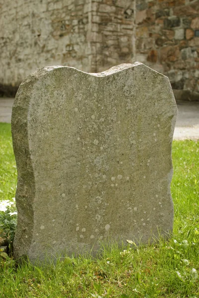 Een lege marmeren grafsteen — Stockfoto