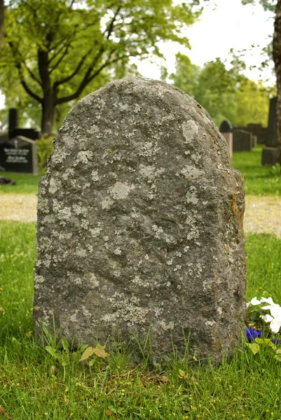 Een lege marmeren grafsteen — Stockfoto