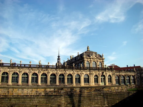 De zwinger is een paleis in dresden — Stockfoto