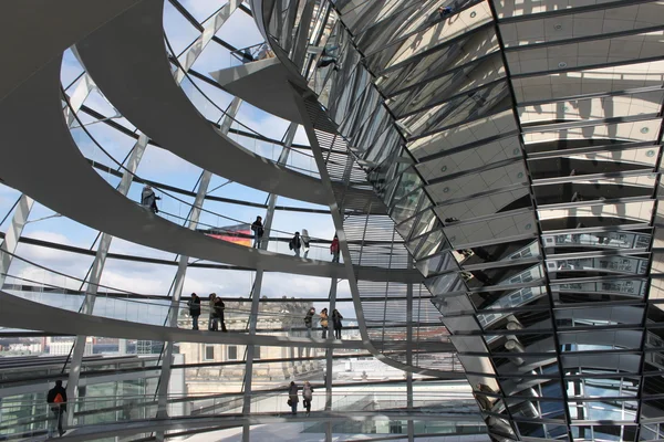 Espejo y vidrio en el Parlamento alemán — Foto de Stock