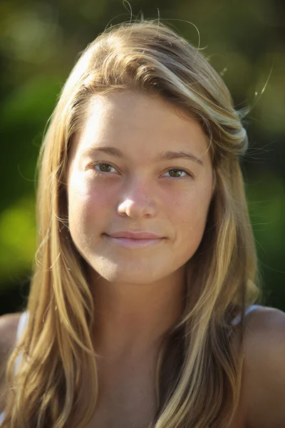Retrato de una niña de dieciséis años —  Fotos de Stock