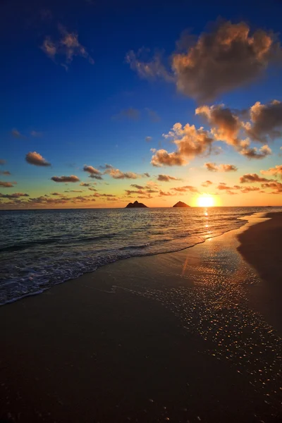 Pacific soluppgången vid lanikai — Stockfoto