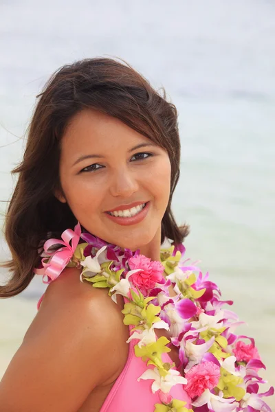 Piękna dziewczyna Polinezji w bikini — Zdjęcie stockowe