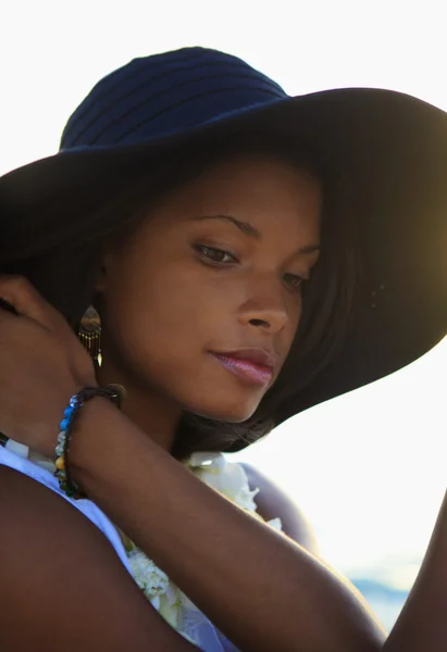 Portrait of a beautiful black woman — Stock Photo, Image