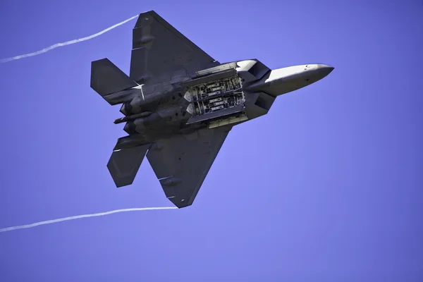 F-22 Raptor in flight — Stock Photo, Image