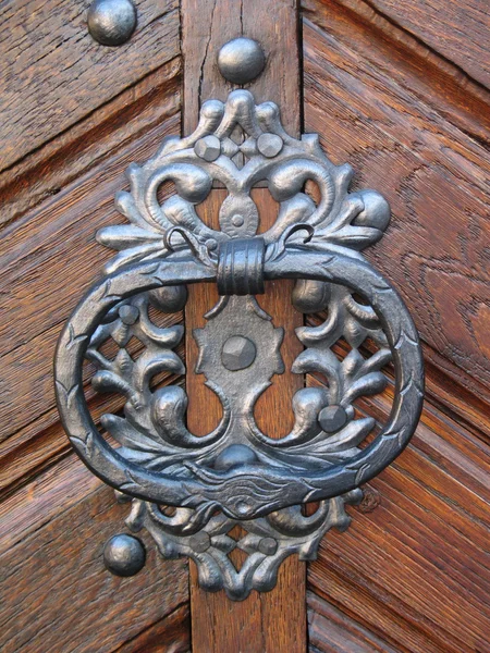 Древняя дверная ручка — стоковое фото