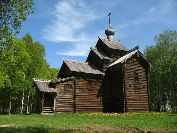 Antica chiesa in legno — Foto Stock