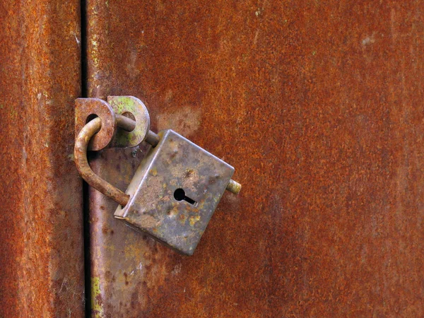 Velho cadeado fechado — Fotografia de Stock
