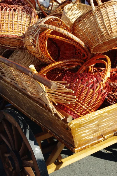 Dray lleno de cestas —  Fotos de Stock
