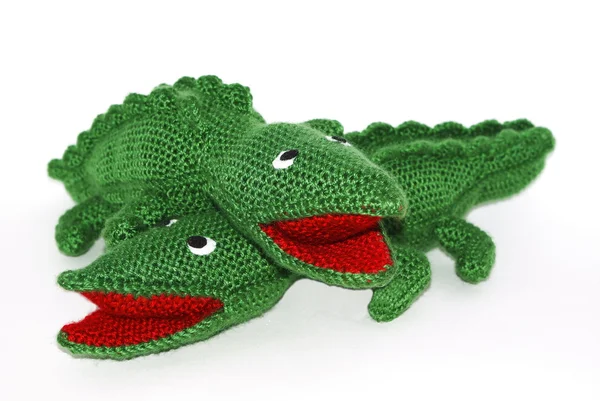 Coppia di coccodrilli verdi giocattoli — Foto Stock