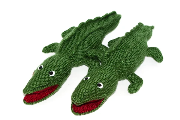 Yeşil timsahlar oyuncaklar çifti — Stok fotoğraf