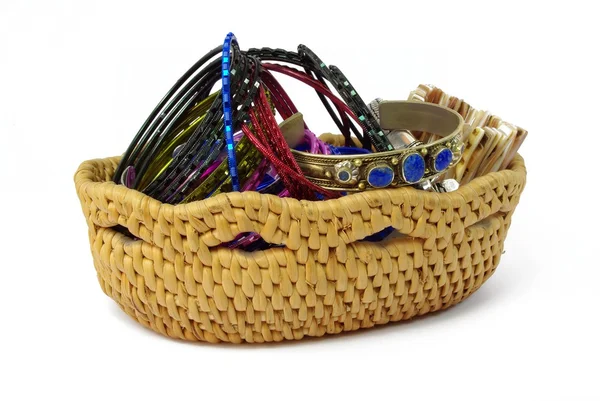 Wicker case with beads and bracelets — Stock Photo, Image