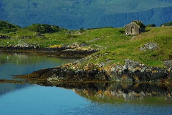Fischerhütte auf einer Insel — Stockfoto