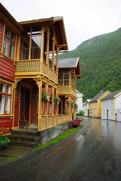 Casas de madeira tradicionais em Lyrdal, Noruega — Fotografia de Stock