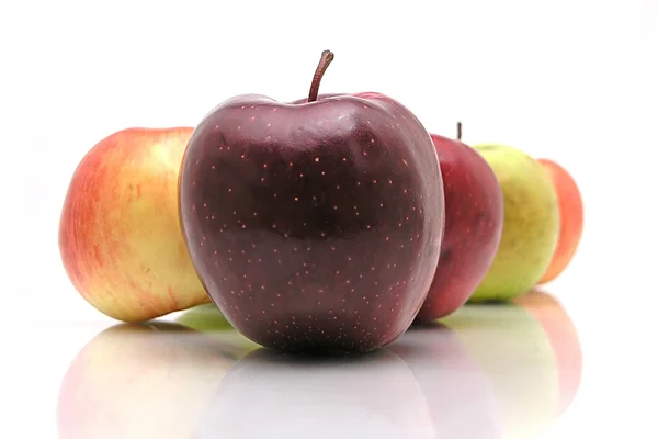 Группа яблок — стоковое фото