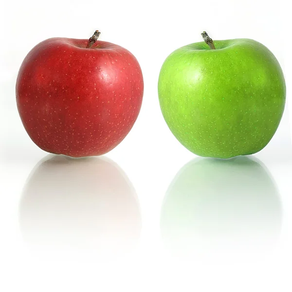 Manzanas rojas verdes — Foto de Stock