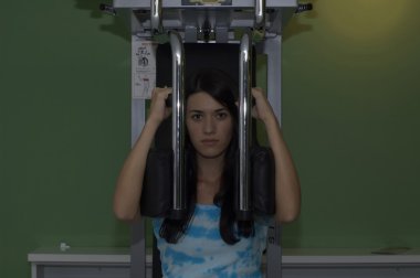 spor salonunda kadın