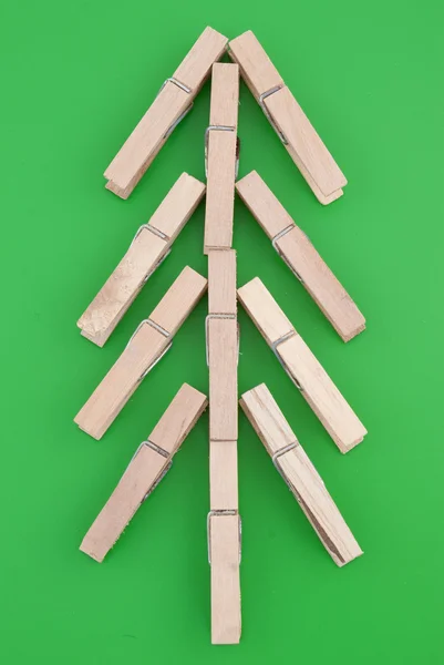 Pine tree made of wooden clothes pegs — Stock Photo, Image