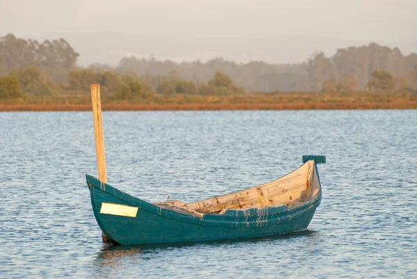 Традиційний рибальський човен — стокове фото