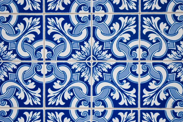 Azulejos típicos antiguos ornamentales — Foto de Stock