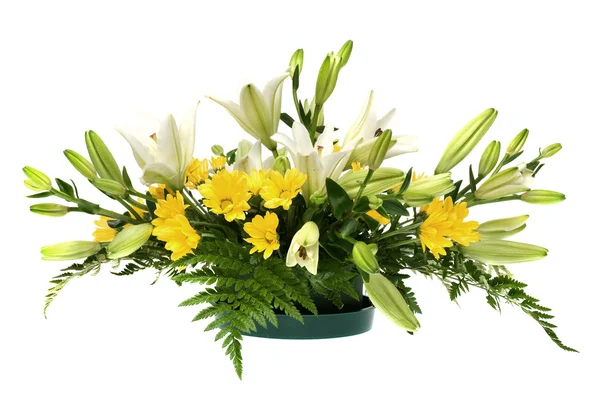 Margarida amarela e arranjo de flores brancas — Fotografia de Stock