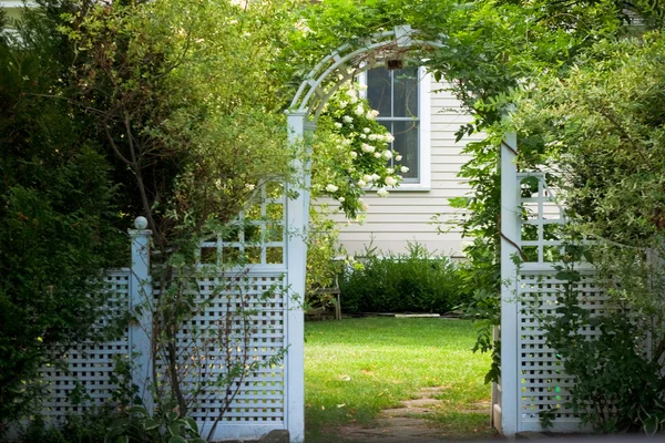 Portão do jardim — Fotografia de Stock
