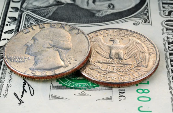 1 dollár bankjegy és 25 cent — Stock Fotó