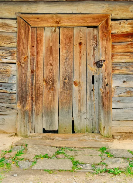 Koyu ahşap kapı — Stok fotoğraf