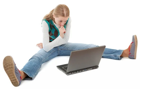 Studentinnen und Laptop — Stockfoto