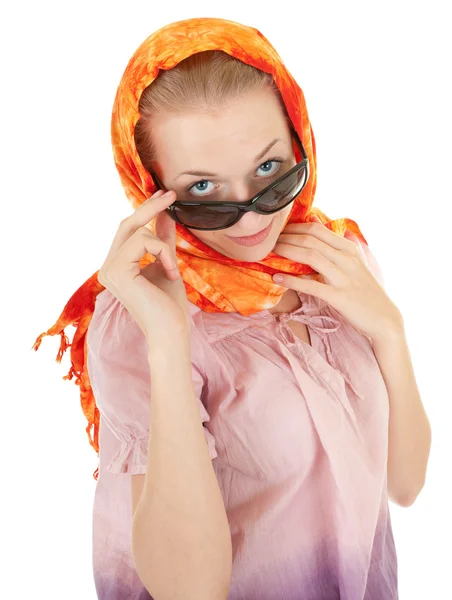 Ung flicka med orange sjal — Stockfoto