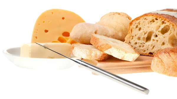 Manteiga, queijo, pão e uma faca — Fotografia de Stock