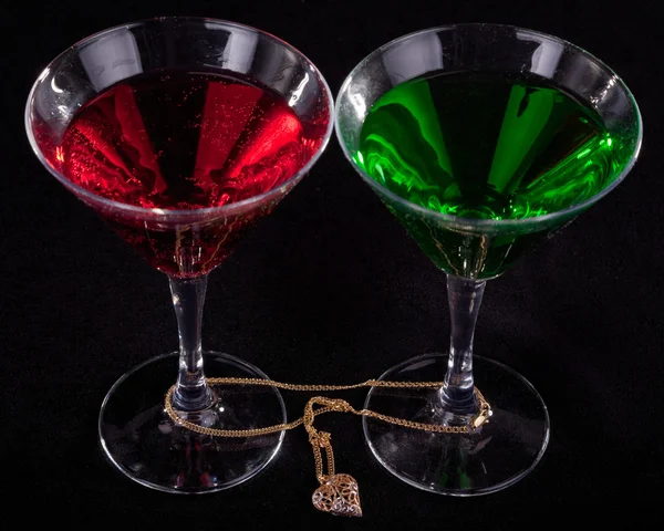 Dvě sklenice na koktejly — Stock fotografie