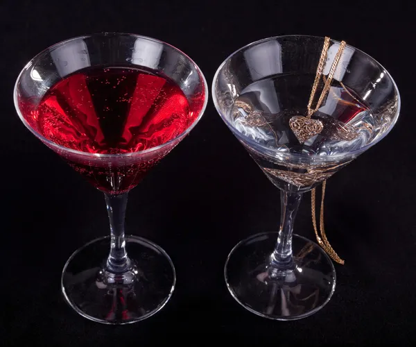 Dvě sklenice na koktejly — Stock fotografie