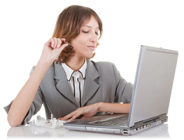Kvinna och bärbar dator — Stockfoto