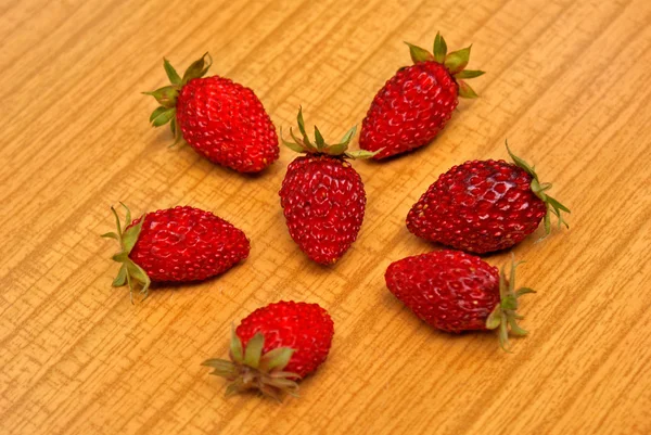 Reife gärtnerische Erdbeere — Stockfoto