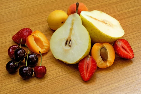 Çeşit çeşit meyve — Stok fotoğraf