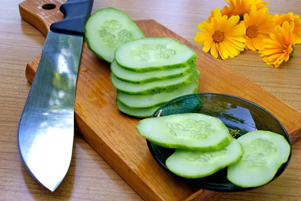 Smakelijk jonge groene komkommer — Stockfoto