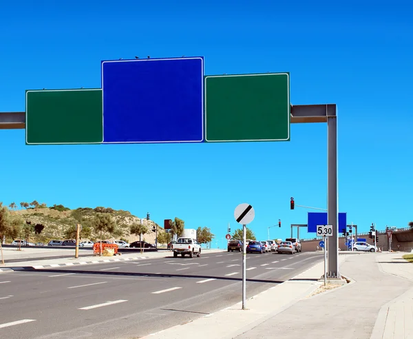 Blank RoadSign near the highway — Stock Photo, Image