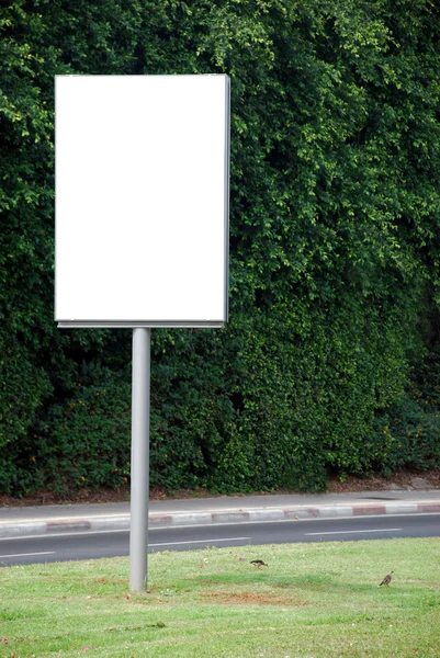 白い空白の道路標識 — ストック写真