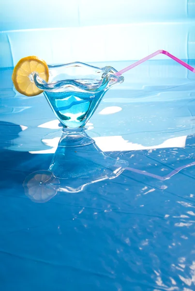 Bebida de piscina —  Fotos de Stock