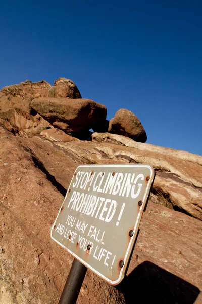 登山は禁止されています — ストック写真