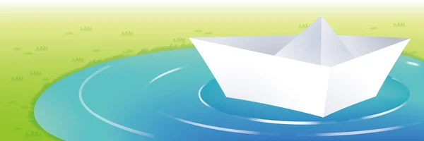 Бумажные лодки, плавающие в голубой воде — стоковое фото