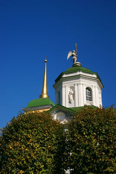 Moscow, Kuskovo, a dome of church with an angel — Stock Photo, Image