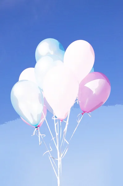 Kolorowe balony animowane z ciągów — Zdjęcie stockowe