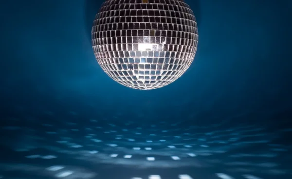 Discokugel mit Lichtern — Stockfoto